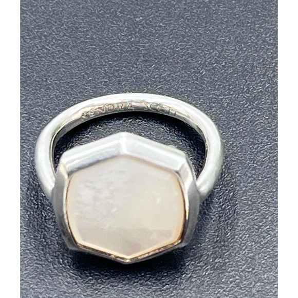Kendra Scott Mother of Pearl Davis Sterling Silver Cocktail Ring Sz 5 - Picture 1 of 14
